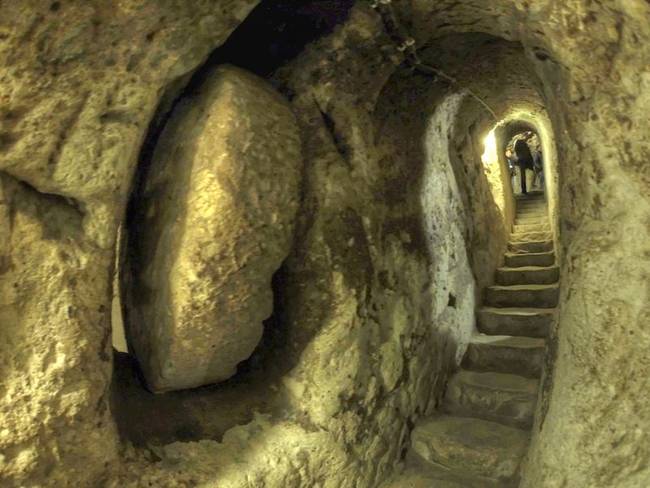 Derinkuyu underground city. Image from Wikimedia Commons, via atrending.net.